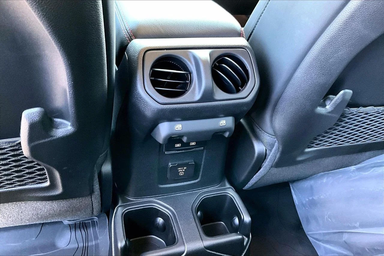 New 2026 Goldilocks Exterior Paint Jeep Rubicon X image 14