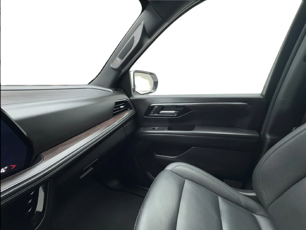 Used 2025 White Chevrolet LT image 48