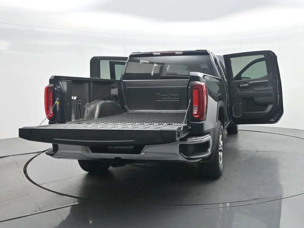 Used 2025 Silver GMC SLT image 49