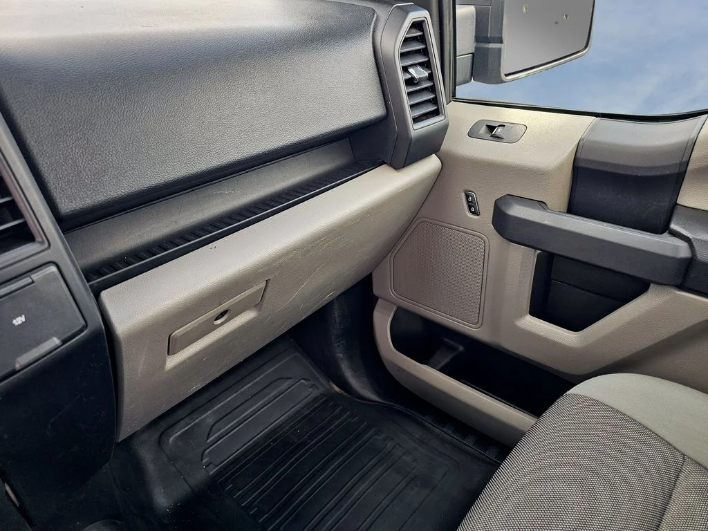 Used 2020 White Ford XL image 26