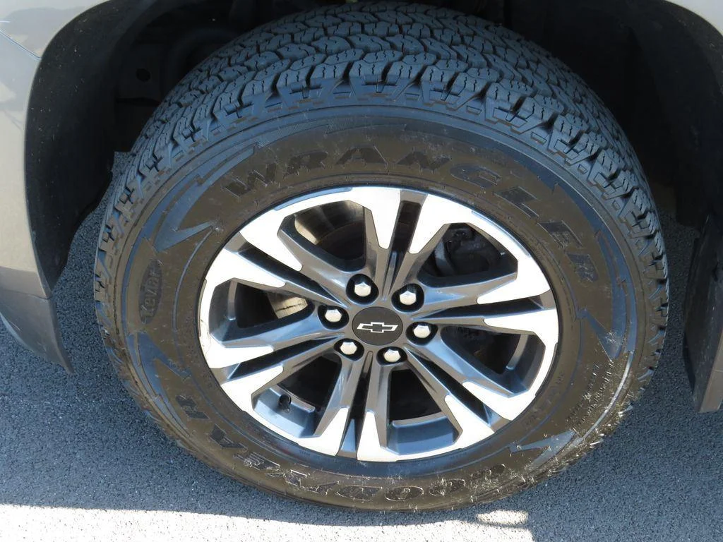 Used 2021 SATIN STEEL METALLIC Chevrolet 4WD Z71 image 19