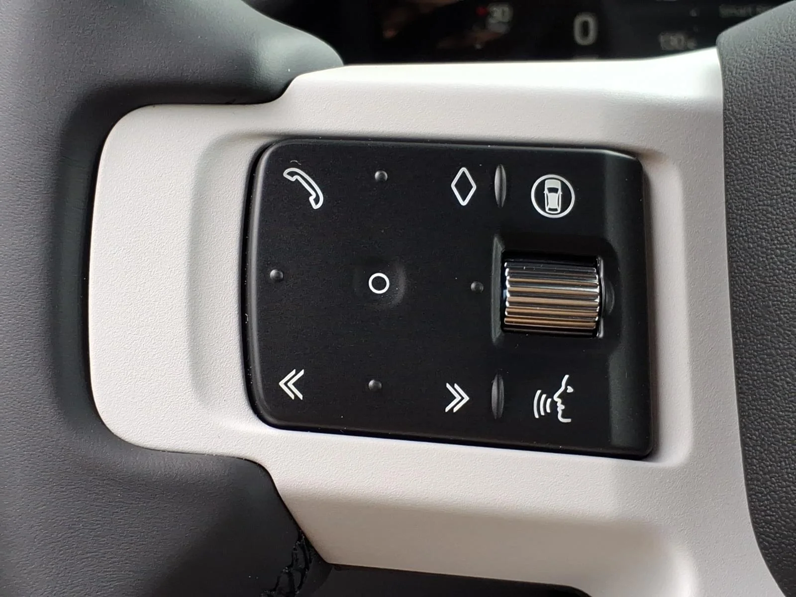 New 2026 Fuji White Land Rover 110 X-Dynamic SE image 16