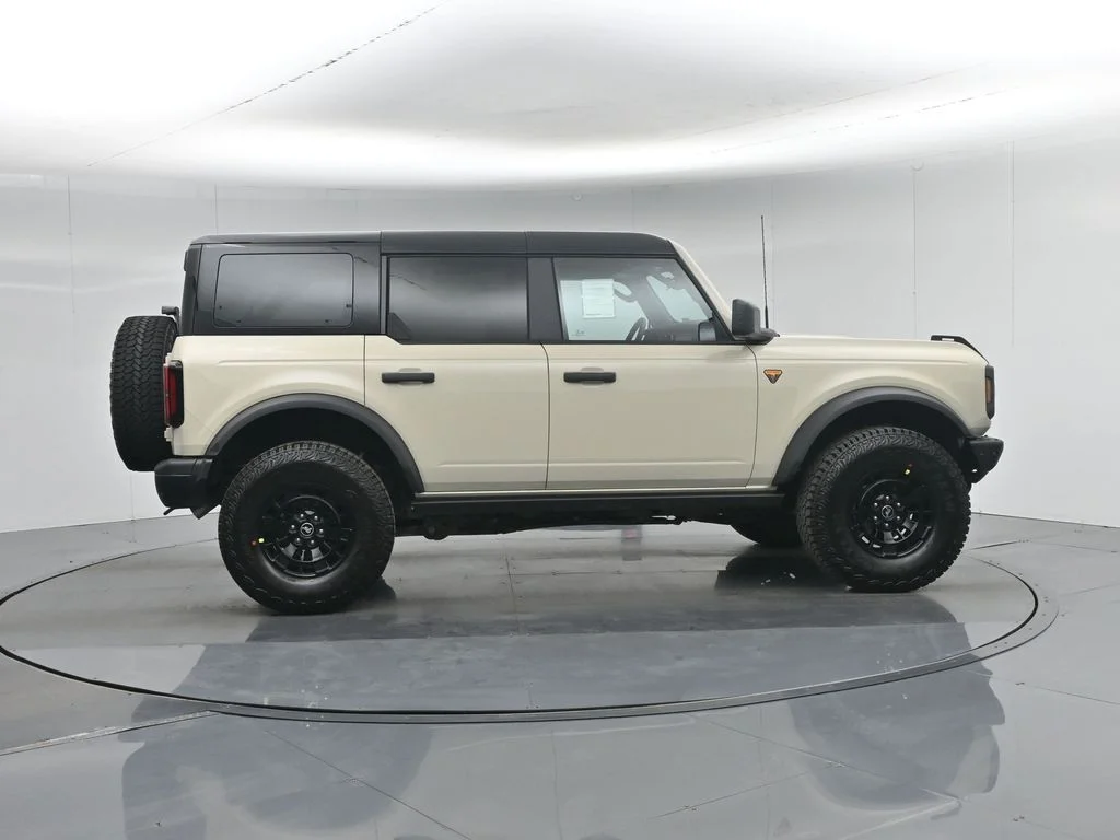 New 2026 Desert Sand Ford Badlands image 25