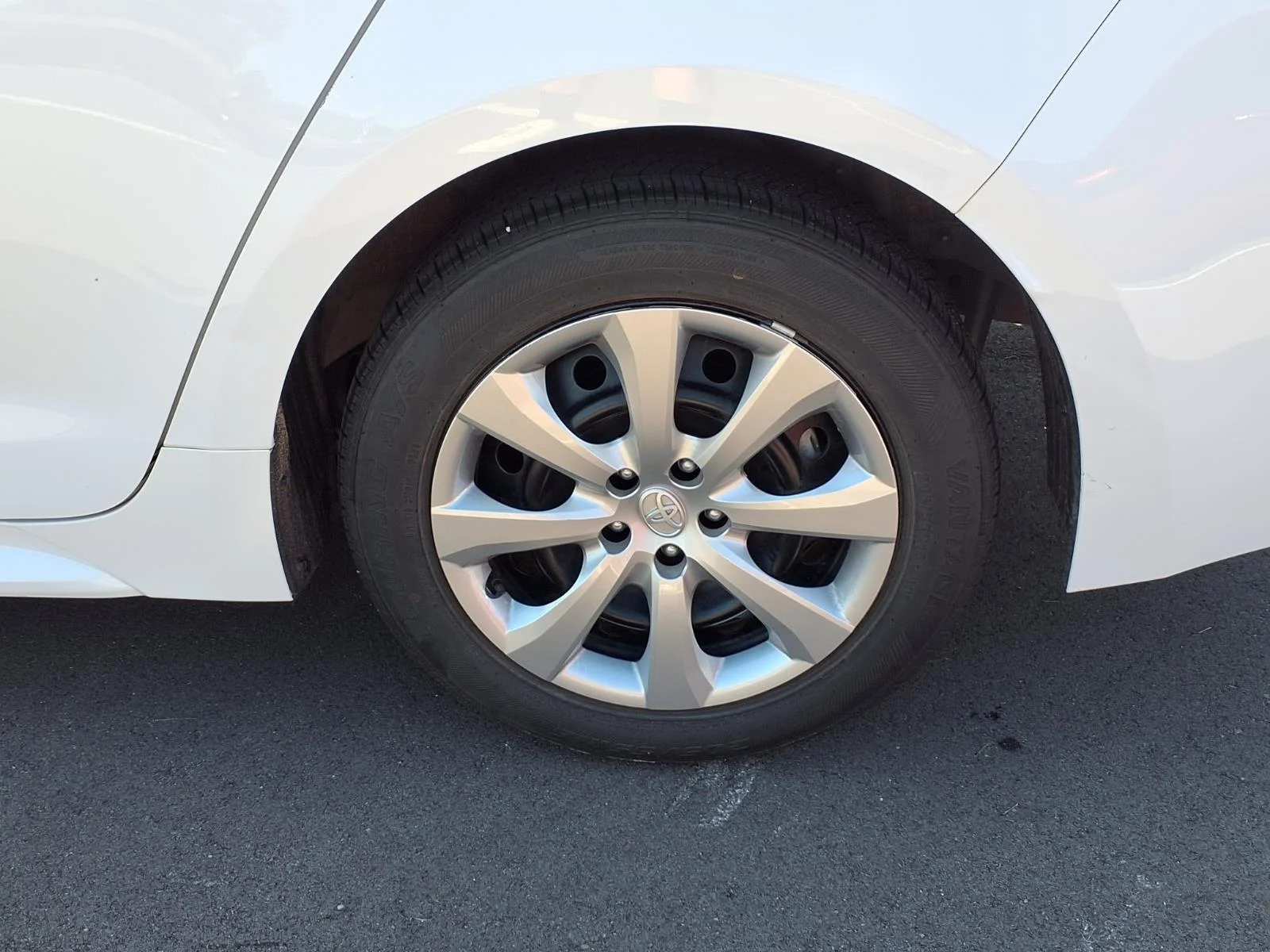 Certified Used 2025 Ice Cap Toyota LE image 20