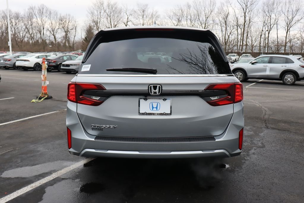 New 2026 Solar Silver Metallic Honda EX-L image 4