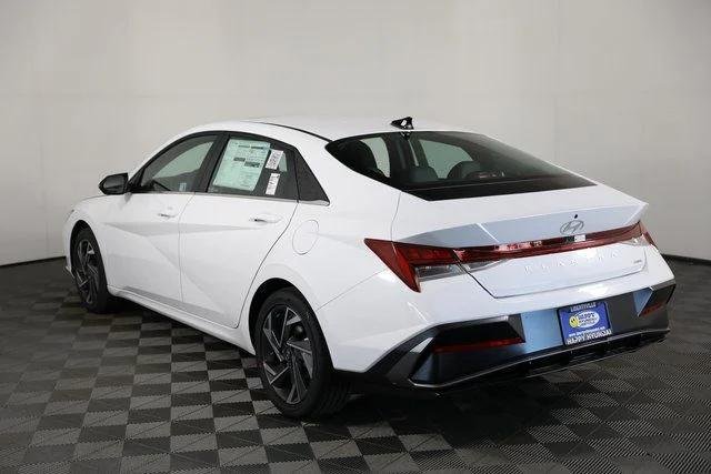 2025 Hyundai Elantra Limited - Photo 56