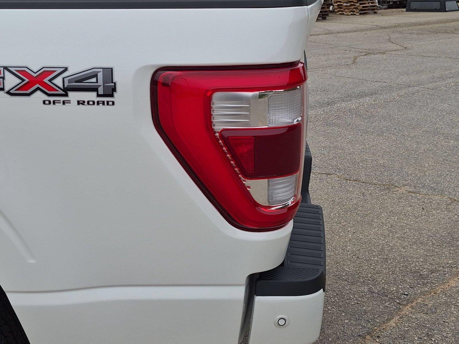 Used 2023 Star White Metallic Tri-Coat Ford Platinum image 11