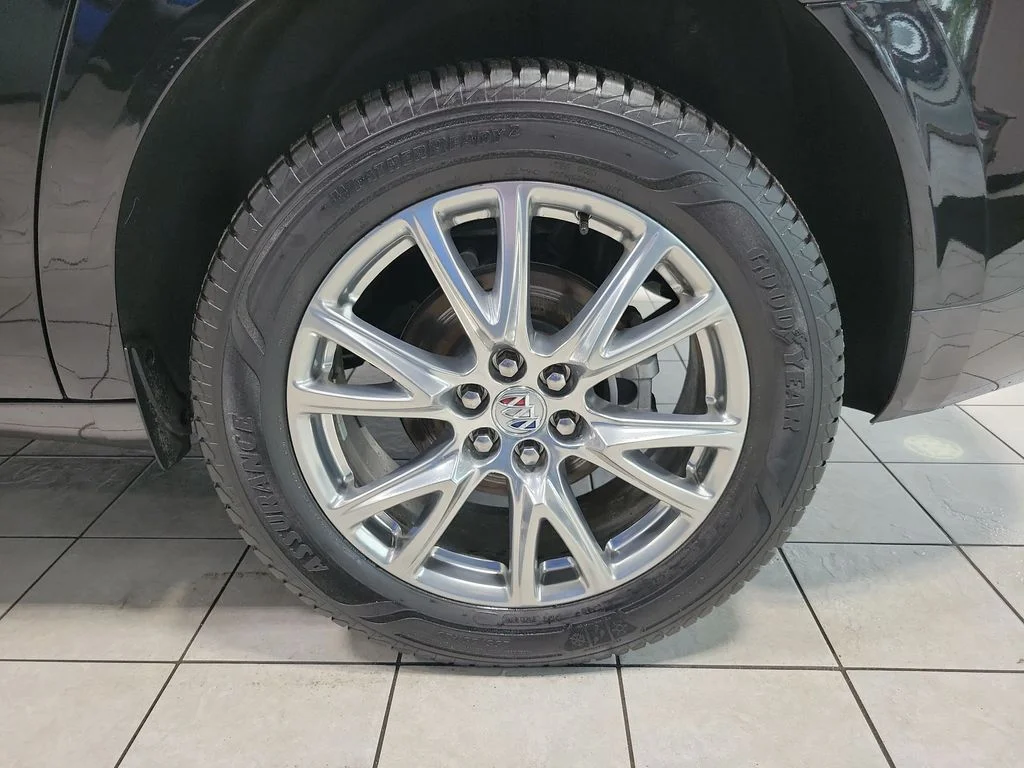 Used 2023 Black Buick Essence image 47
