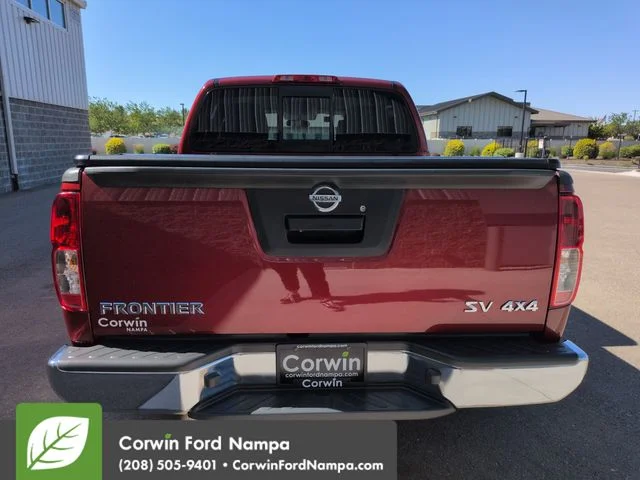Used 2019 Cayenne Red Metallic Nissan  image 4