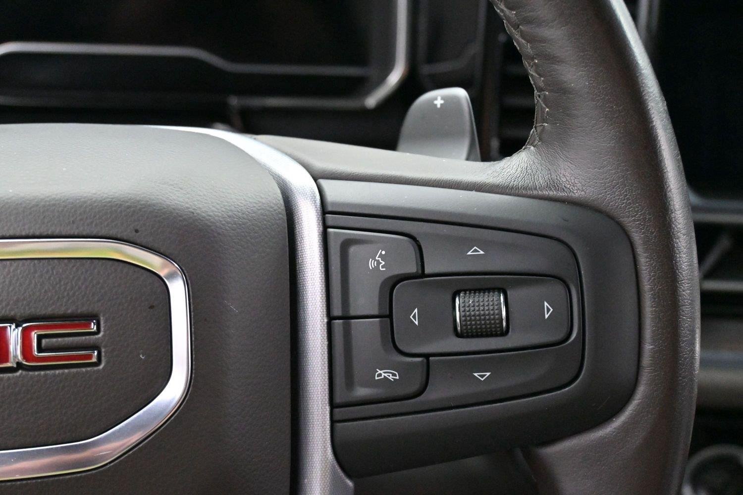 Used 2023 ONYX BLACK GMC SLT image 19