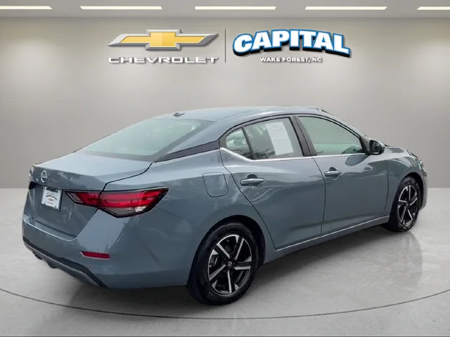 Used 2025  Nissan SV image 6
