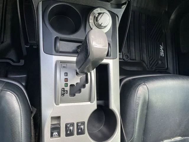 Used 2013 Silver Toyota SR5 image 19