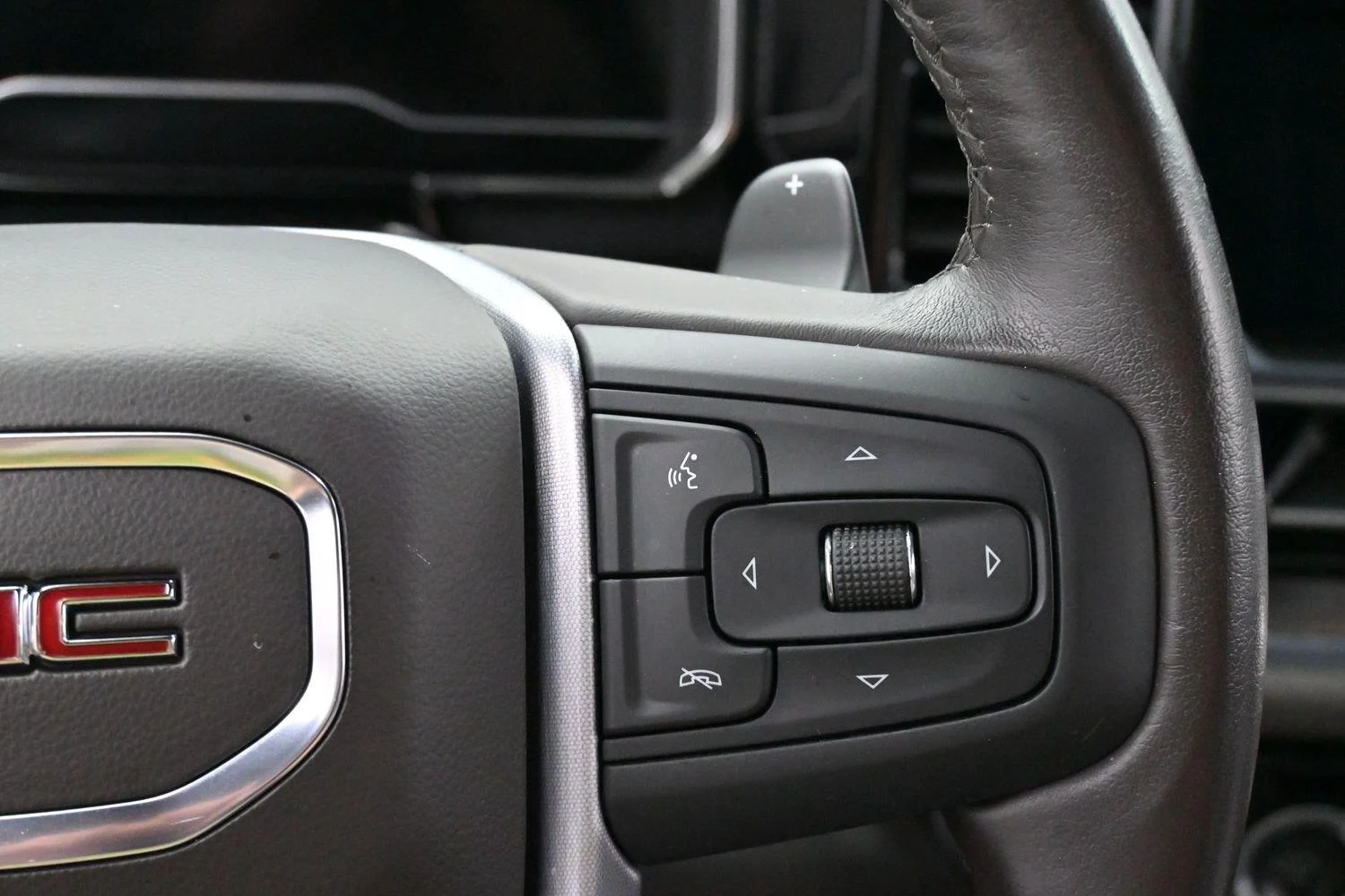 Used 2023 ONYX BLACK GMC SLT image 19