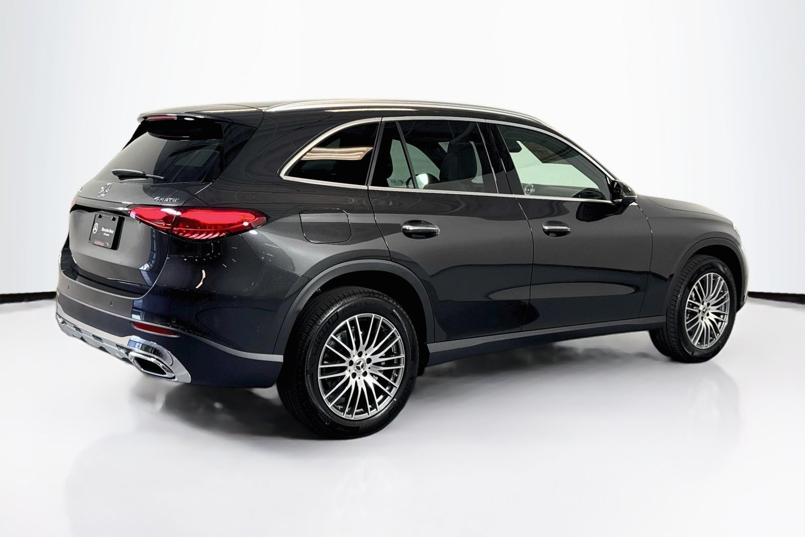 New 2026 Graphite Grey Metallic Mercedes-Benz GLC 300 image 5