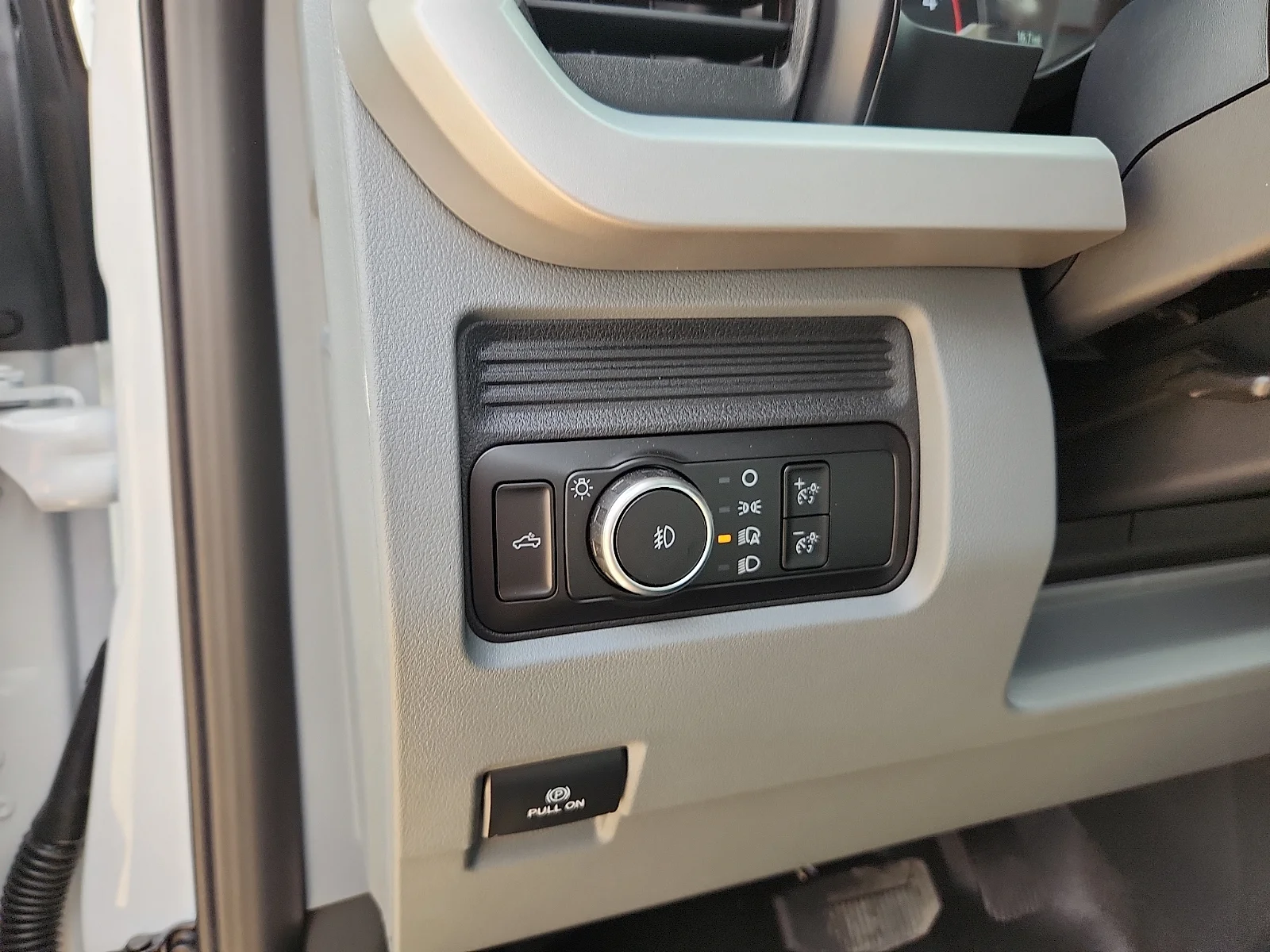 New 2026 Oxford White Ford F-250® XL image 16