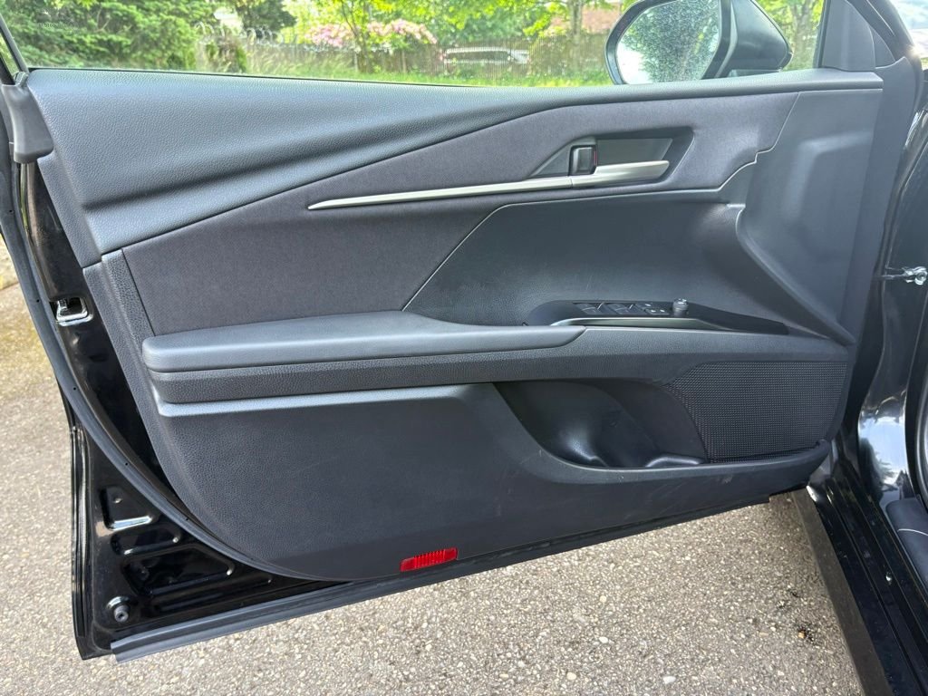 Used 2025 Midnight Black Metallic Toyota LE image 11