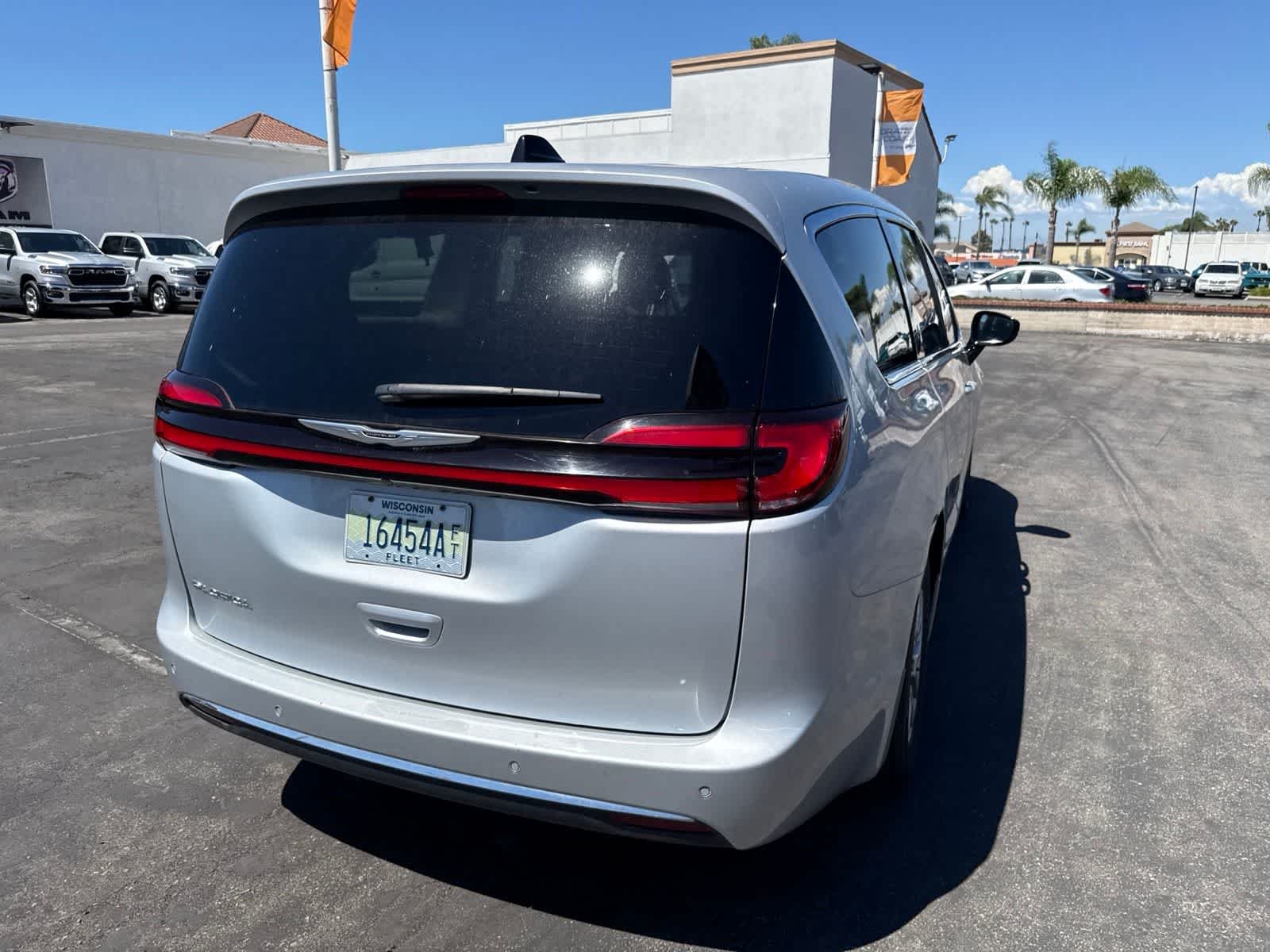Used 2024 Silver Mist Clearcoat Chrysler Touring L image 14