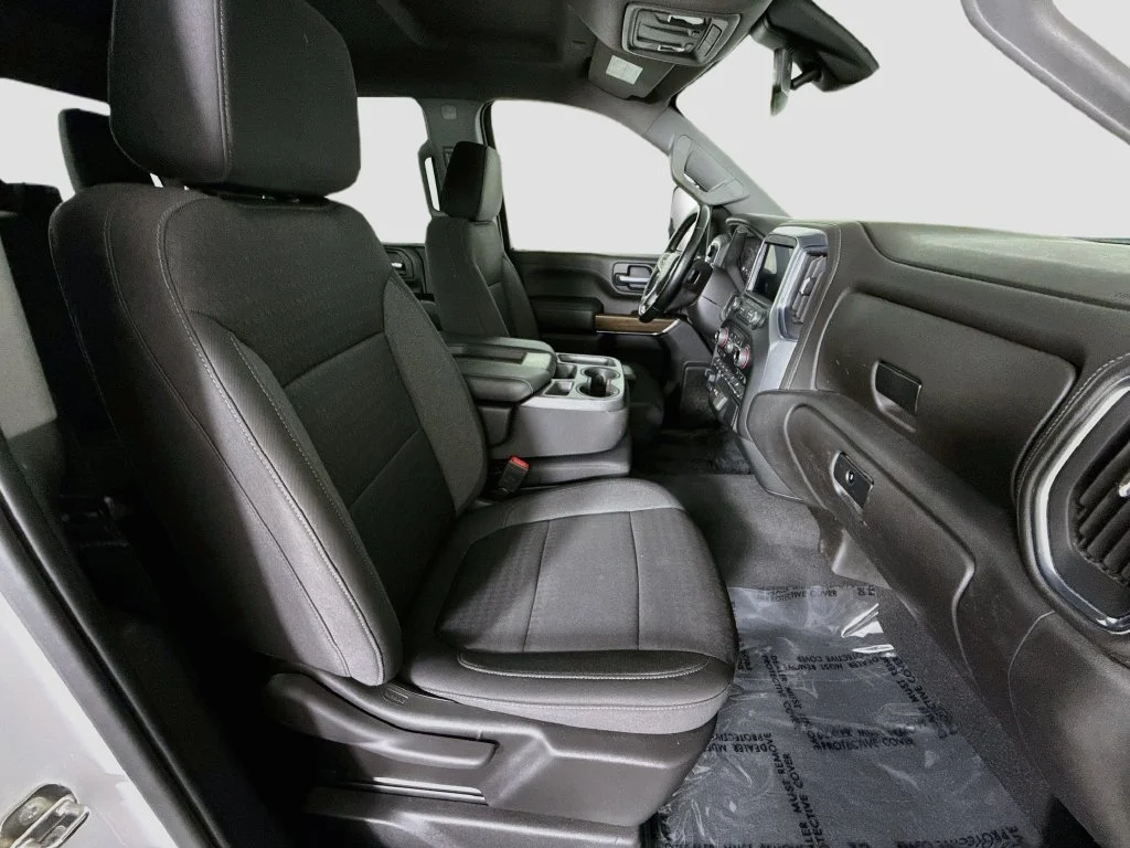 Used 2023 White Chevrolet LT image 25