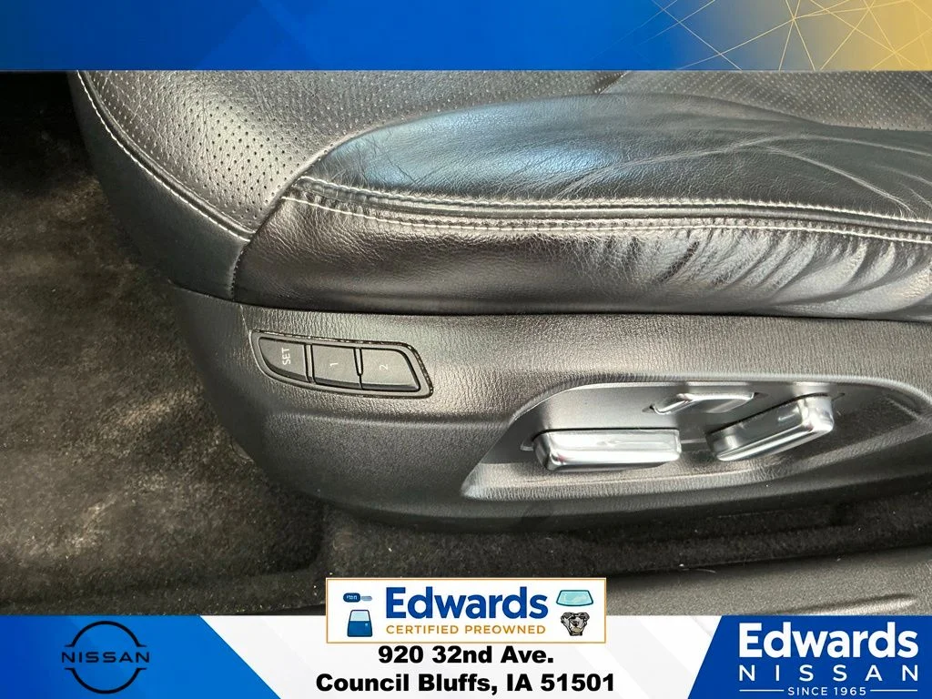 Used 2021 White Mazda Grand Touring image 30