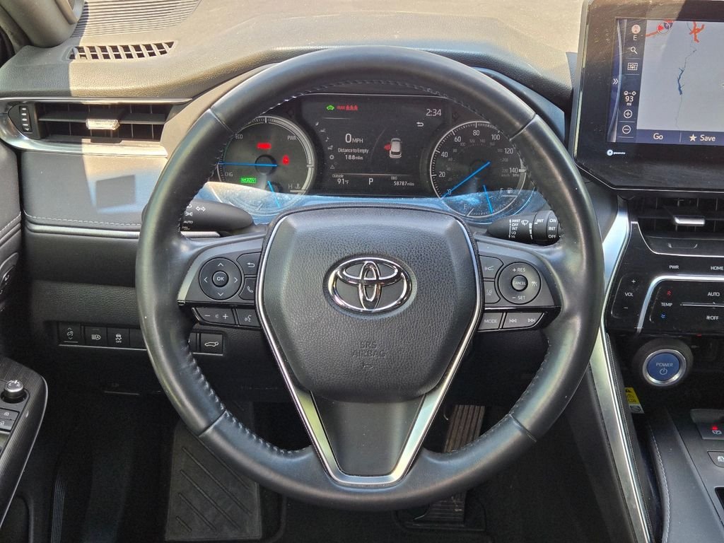 Used 2021 White Toyota XLE image 17