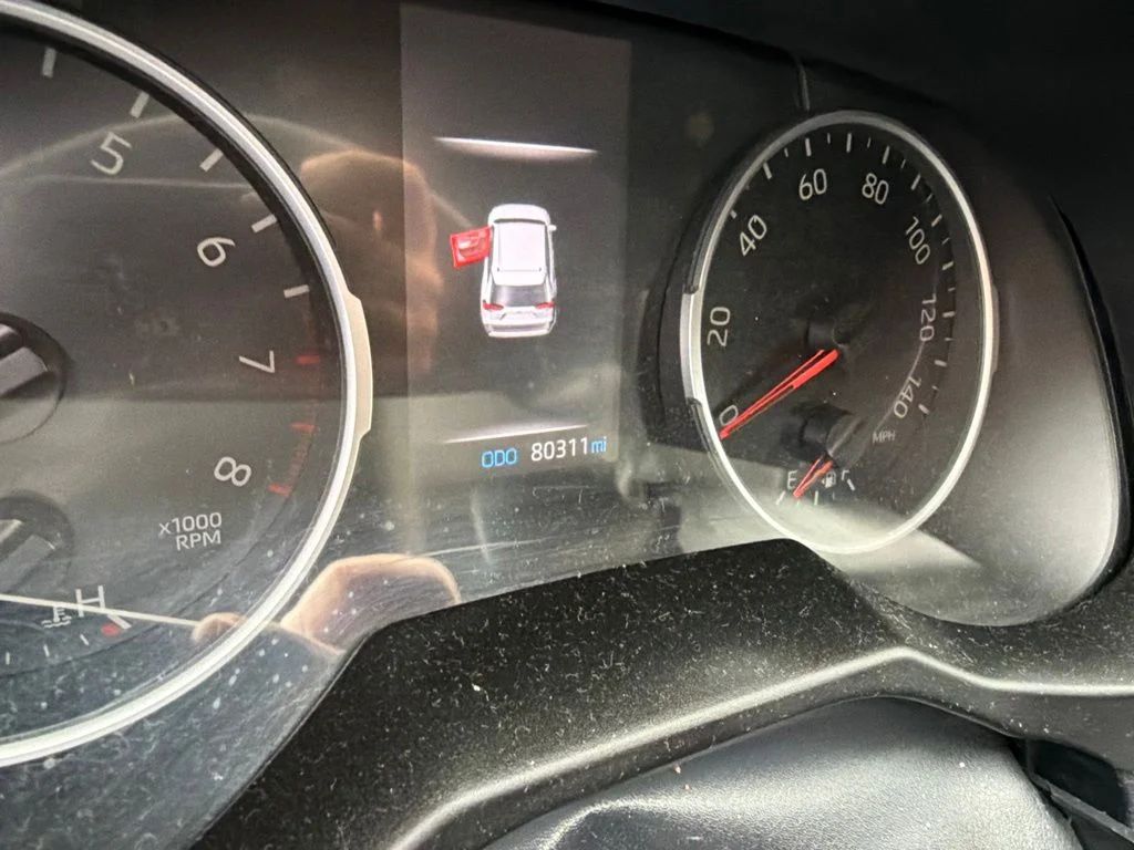Used 2019 Black Toyota XLE Premium image 9