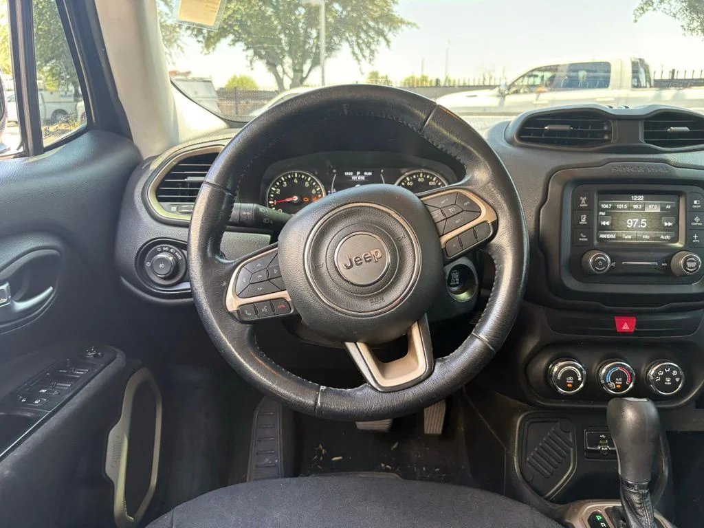 Used 2017 Black Jeep Latitude image 6