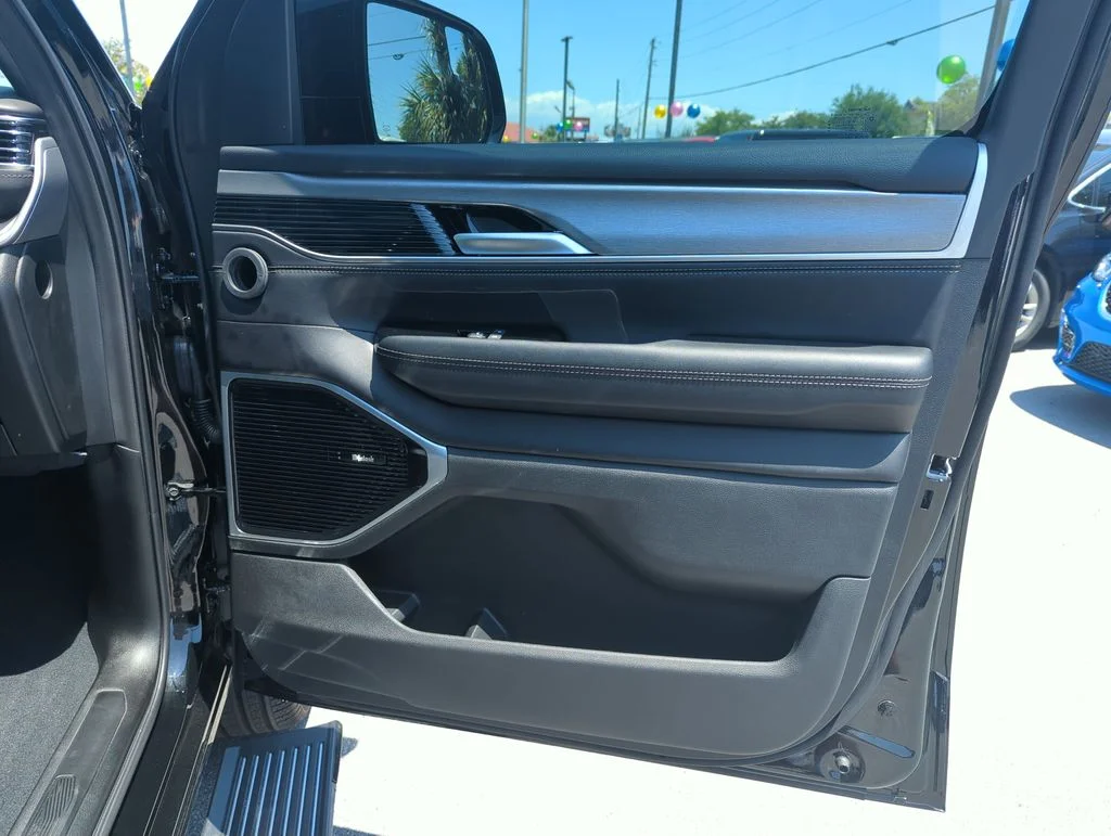 New 2026 High Gloss Black Exterior Paint Jeep Limited Reserve image 37