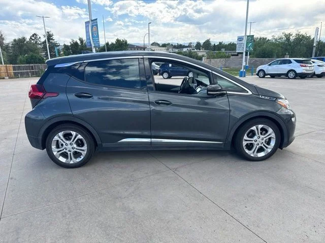 Used 2021 Gray Chevrolet LT image 4