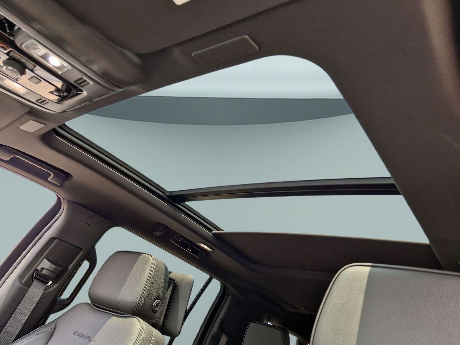 2026 GMC Yukon XL Denali - Photo 11