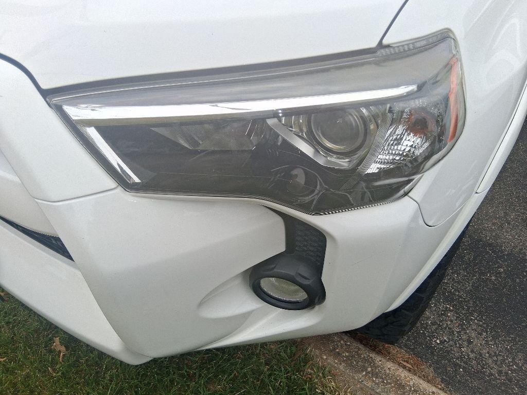 Used 2019 White Toyota SR5 image 12