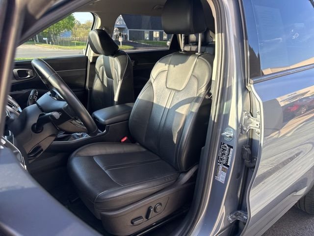 Used 2021 Everlasting Silver Kia S image 10