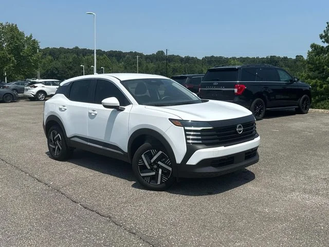 Used 2025 White Nissan SV image 2