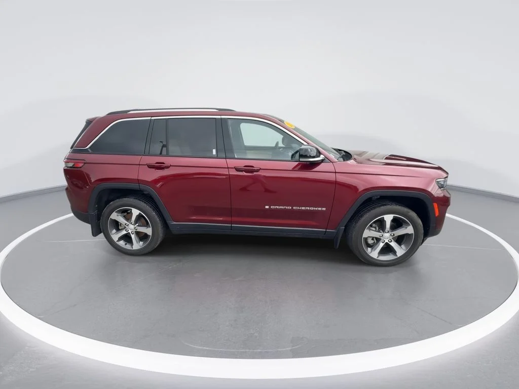 Used 2023 Red Jeep Limited image 9