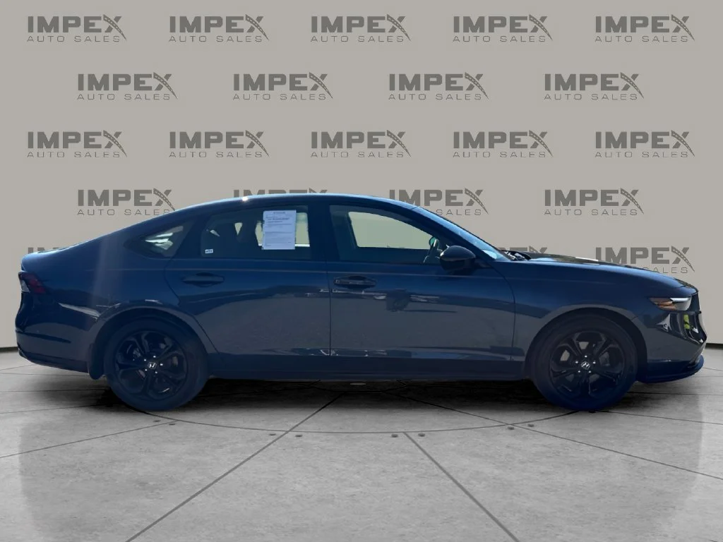 Used 2025 Blue Honda SE image 6