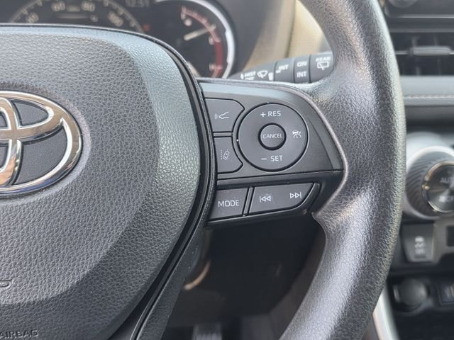 Used 2025 Red Toyota XLE image 31