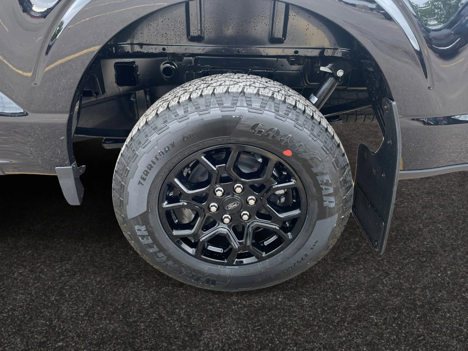 New 2026 Agate Black Metallic Ford XLT image 9