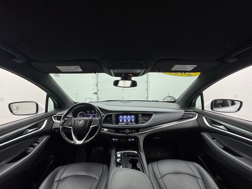 Used 2023 Summit White Buick Essence image 3
