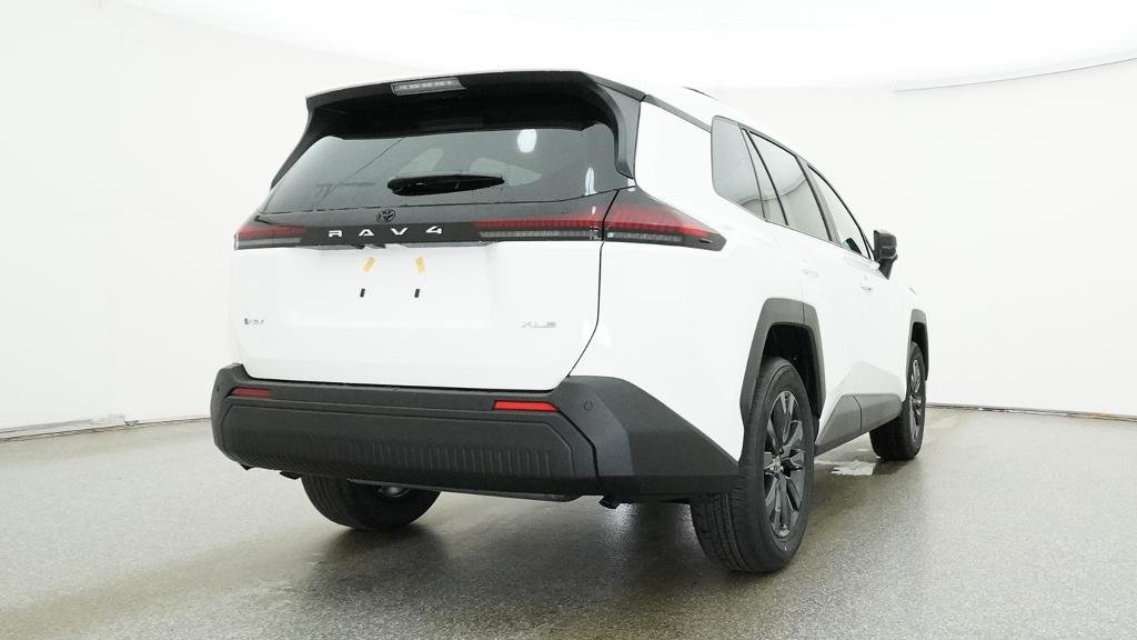 New 2026 Ice Cap Toyota XLE Premium image 21