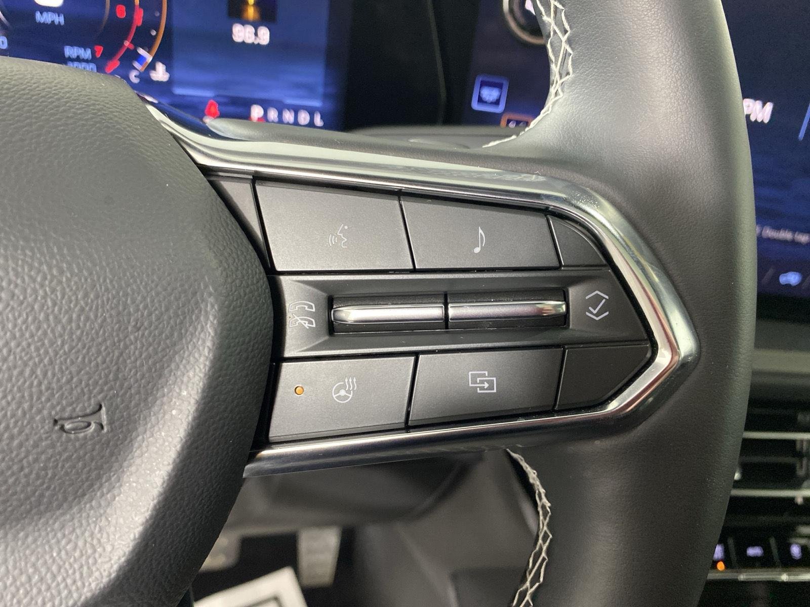 Used 2025 Summit White Chevrolet LT image 18