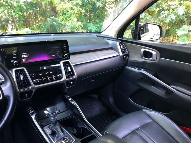 Used 2022 Grey Kia X-Line EX image 33