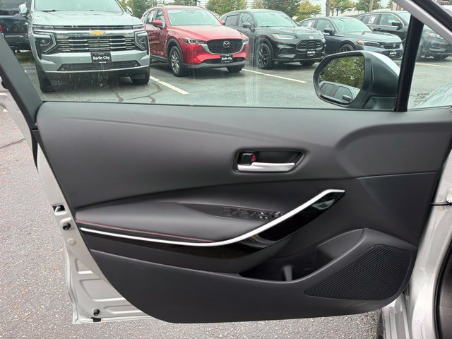 New 2026 Classic Silver Metallic with Midnight Black Metallic roof <sup>1</sup> Toyota  XSE image 10