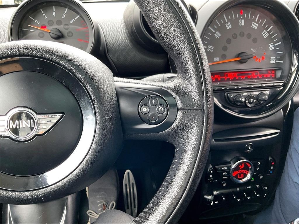Used 2015 Red MINI Base image 23