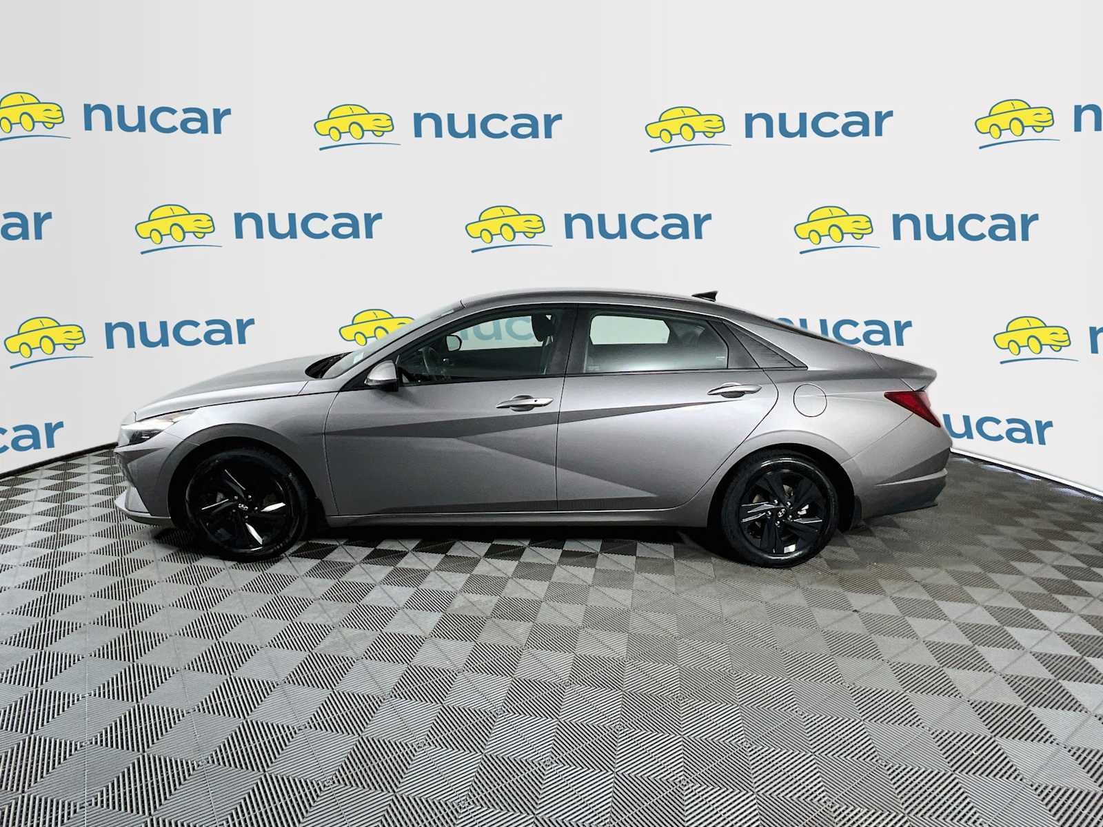 Used 2023 Fluid Metal Hyundai SEL image 4