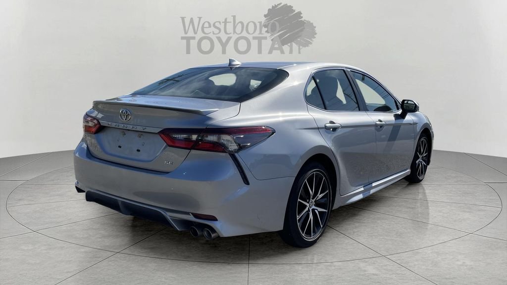 2024 Toyota Camry SE - Photo 7