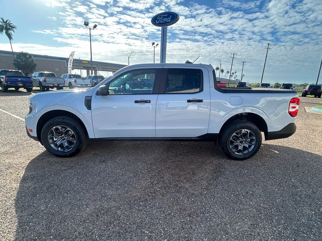 New 2026 Space White Metallic Ford XLT image 4