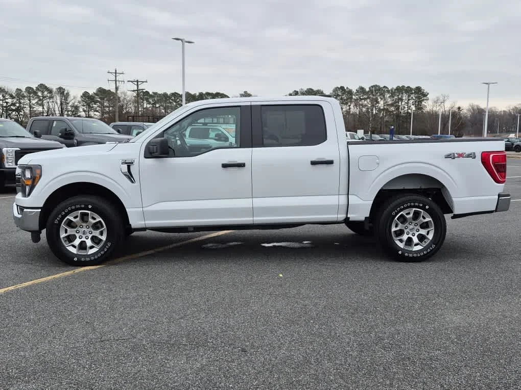 Certified Used 2023 Oxford White Ford XLT image 5