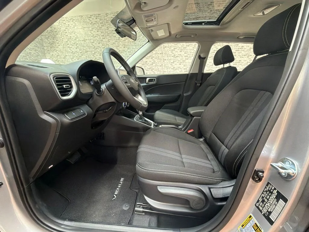 New 2026 Shimmering Silver Hyundai SEL image 23