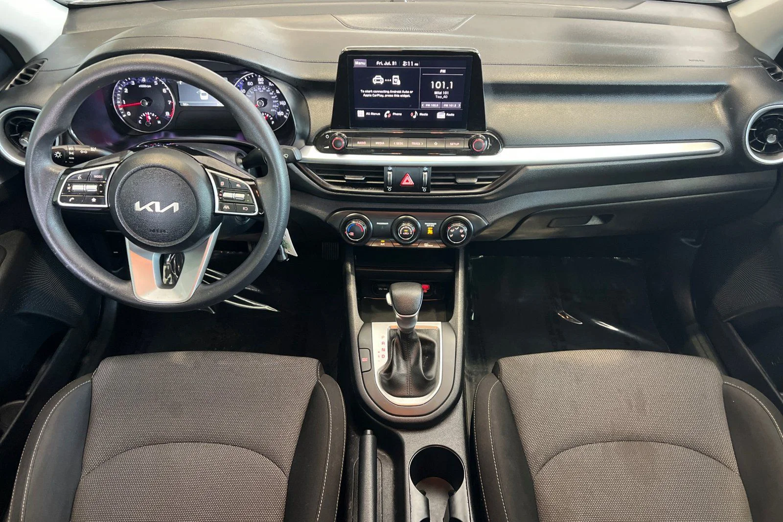 Used 2024 White Kia LX image 10