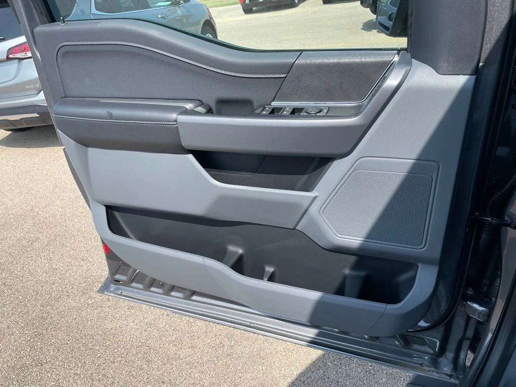 New 2026 Carbonized Gray Metallic Ford XLT image 46