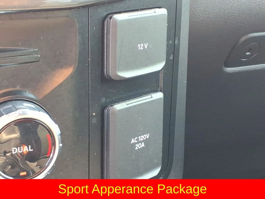 Used 2023 Black Ford XLT image 12